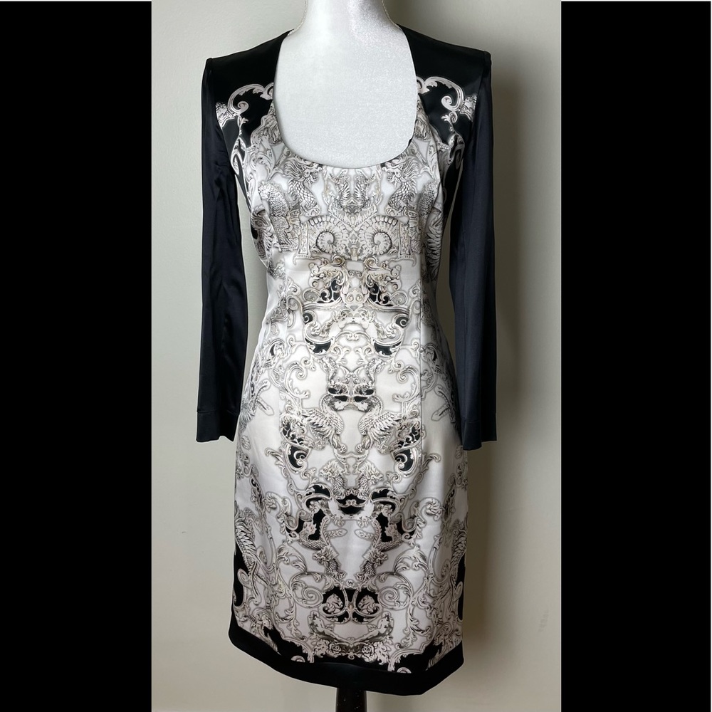 Pre-Owned Ladies Just Cavalli Sheath Black & White Zip Dress w/Split, Size 6